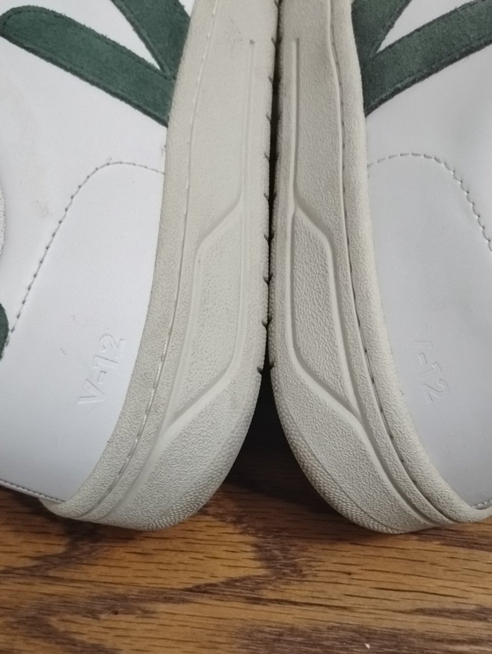 Veja -12 Leather Low Top Sneaker W9 - Picture 9 of 12